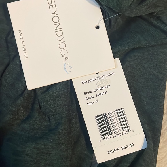 Beyond Yoga Featherweight Long
Sleeve T-Shirt size M - Picture 2 of 6